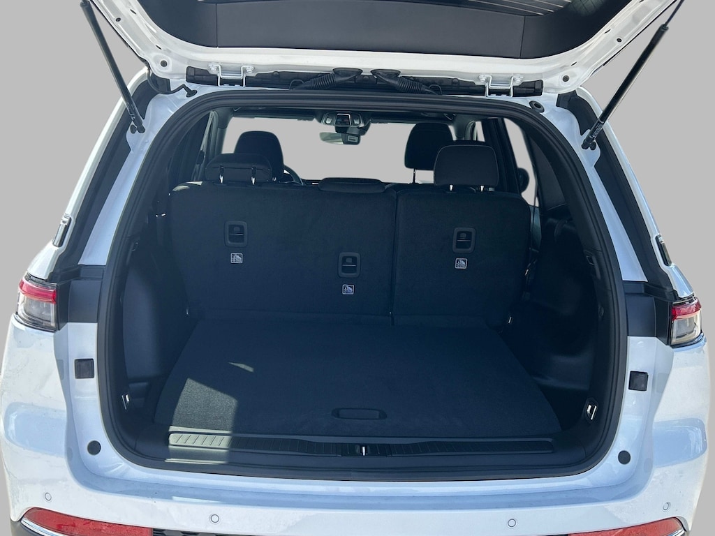 New 2025 Jeep Grand Cherokee LAREDO X 4X4 Sport Utility