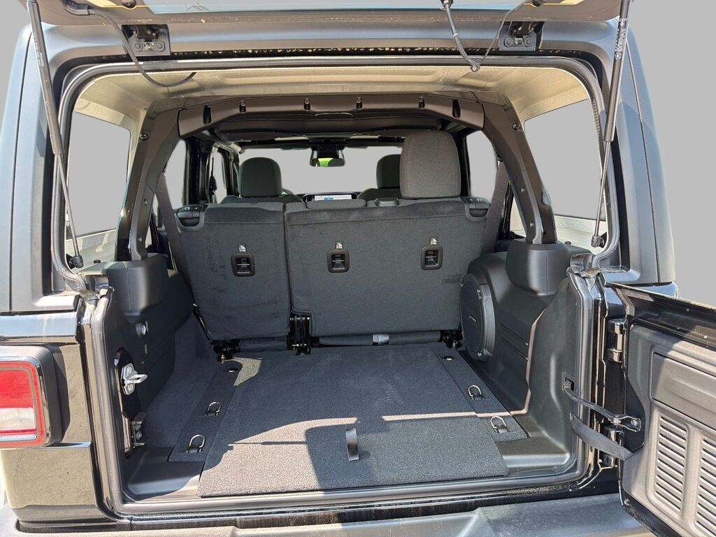 New 2026 Jeep Wrangler 4-DOOR SPORT S Sport Utility