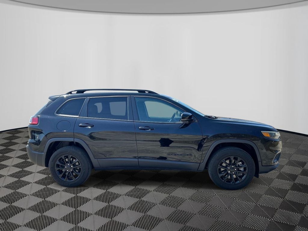 Used 2023 Jeep Cherokee Altitude Lux SUV