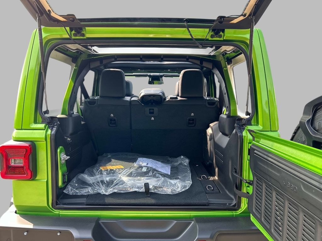 New 2026 Jeep Wrangler 4-Door Sahara 4x4 Sport Utility