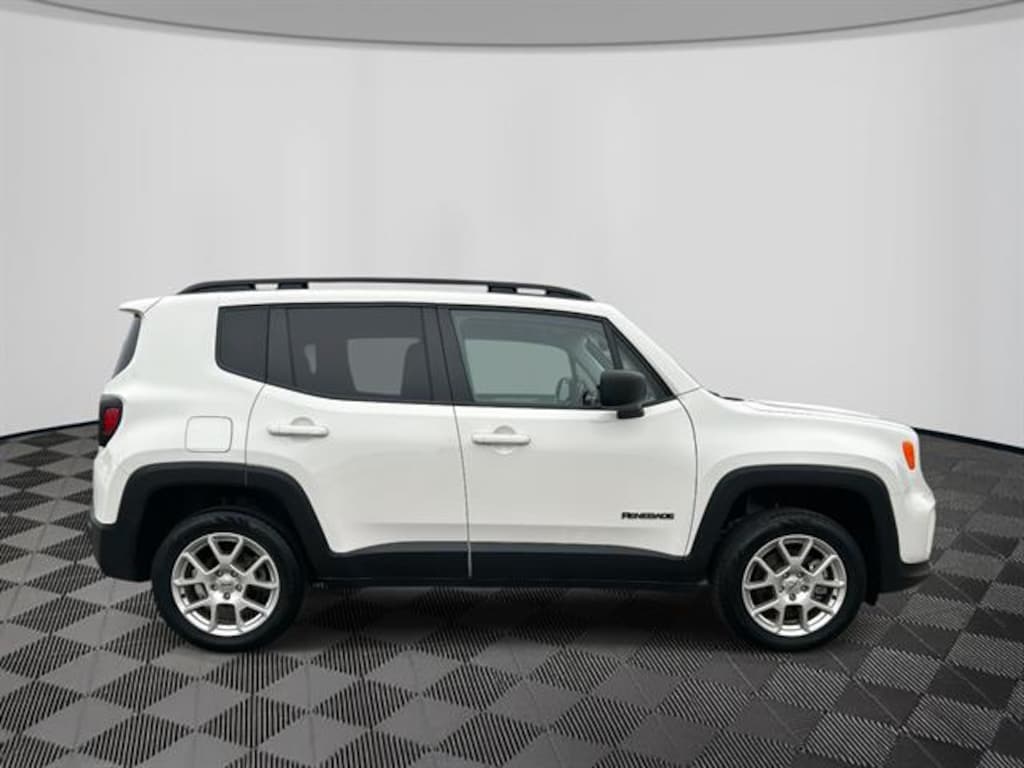 Used 2023 Jeep Renegade Latitude SUV