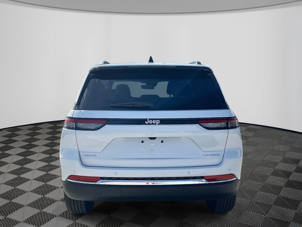 New 2025 Jeep Grand Cherokee LAREDO X 4X4 Sport Utility