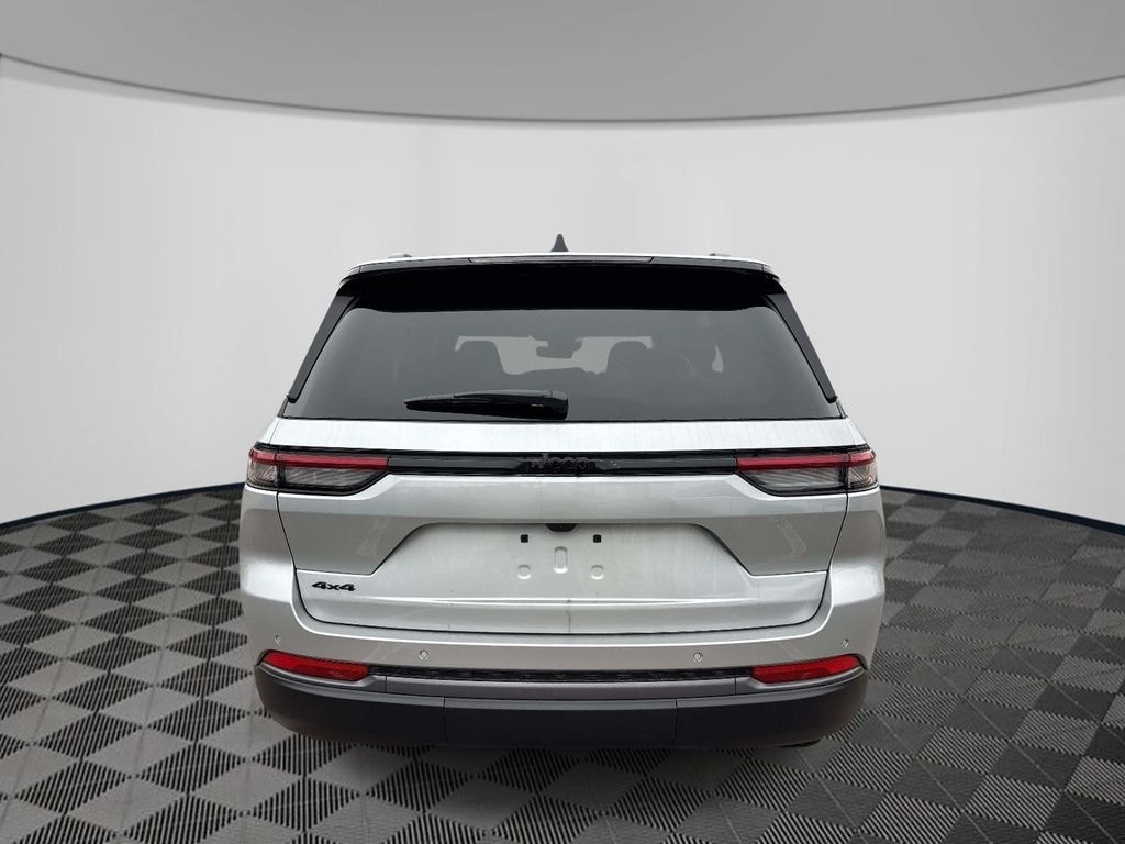 New 2026 Jeep Grand Cherokee Altitude 4x4 Sport Utility