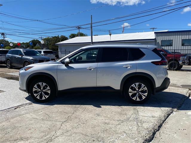2022 Nissan Rogue SV photo 2