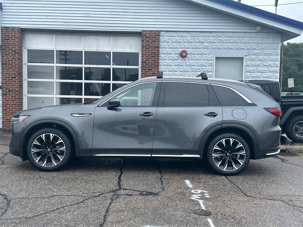 2024 Mazda CX-90 Plug-in Hybrid Premium photo 2