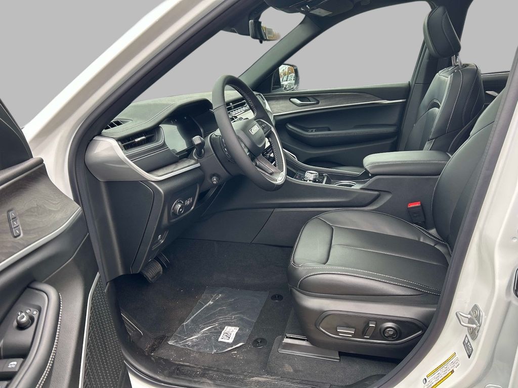 New 2025 Jeep Grand Cherokee LIMITED 4X4 Sport Utility