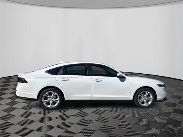 2023 Honda Accord LX photo 4