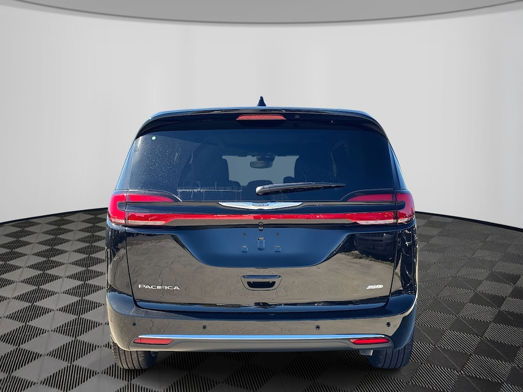 New 2026 Chrysler Pacifica SELECT AWD Passenger Van