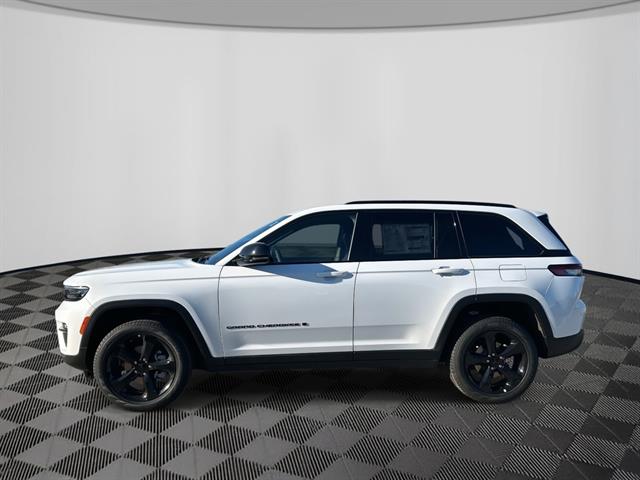 2025 Jeep Grand Cherokee Limited photo 2