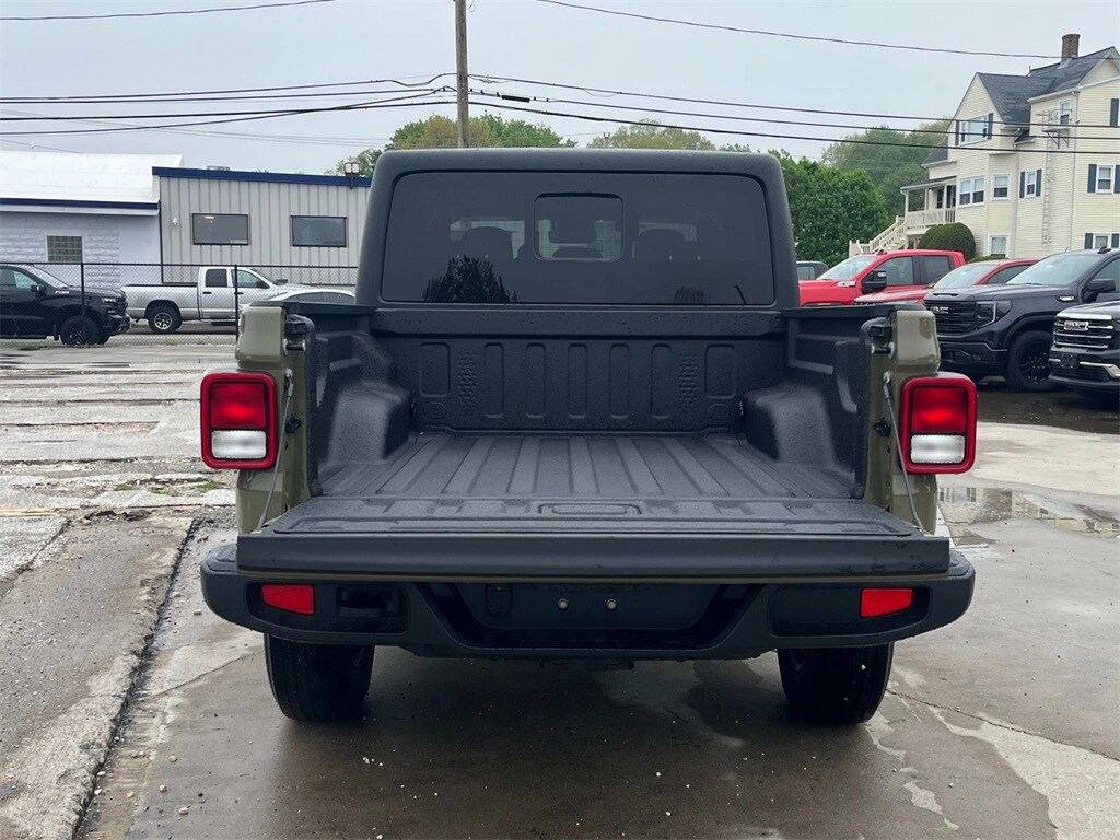 2025 Jeep Gladiator Sport S photo 4