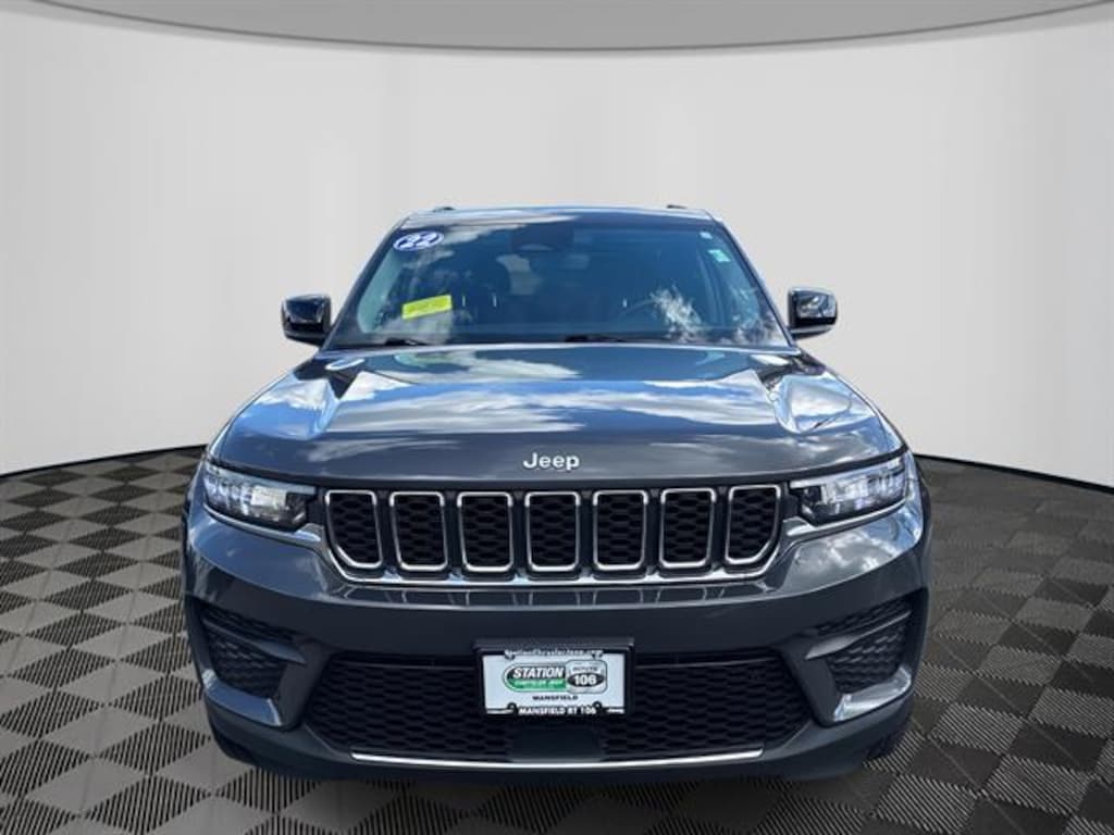 Used 2022 Jeep Grand Cherokee Laredo SUV