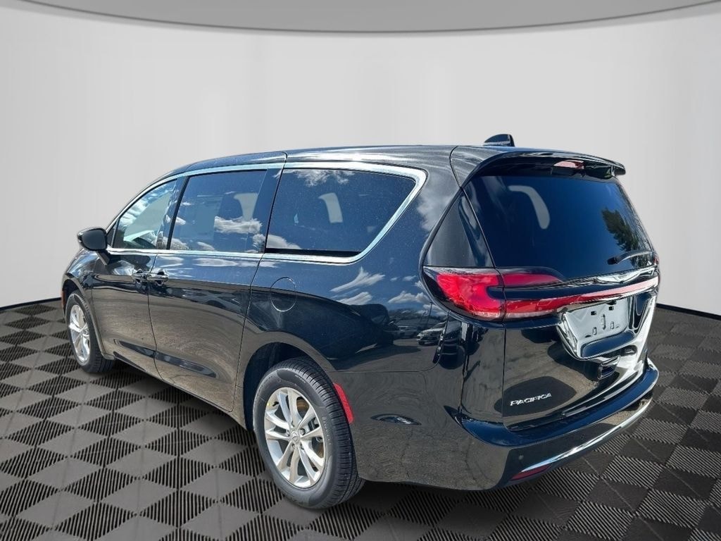 New 2026 Chrysler Pacifica SELECT AWD Passenger Van