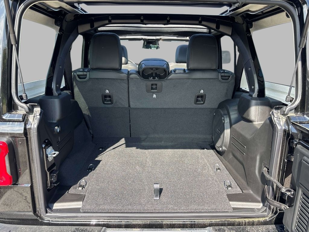 New 2026 Jeep Wrangler 4-DOOR RUBICON Sport Utility