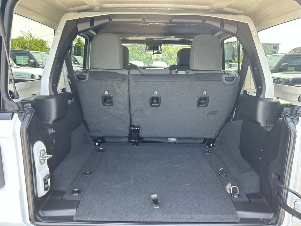 New 2026 Jeep Wrangler 4-DOOR SPORT S Sport Utility