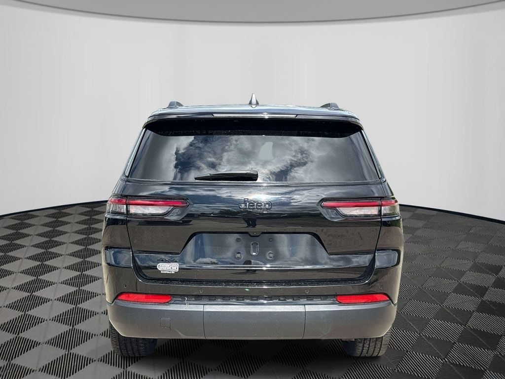 Used 2023 Jeep Grand Cherokee L Laredo SUV