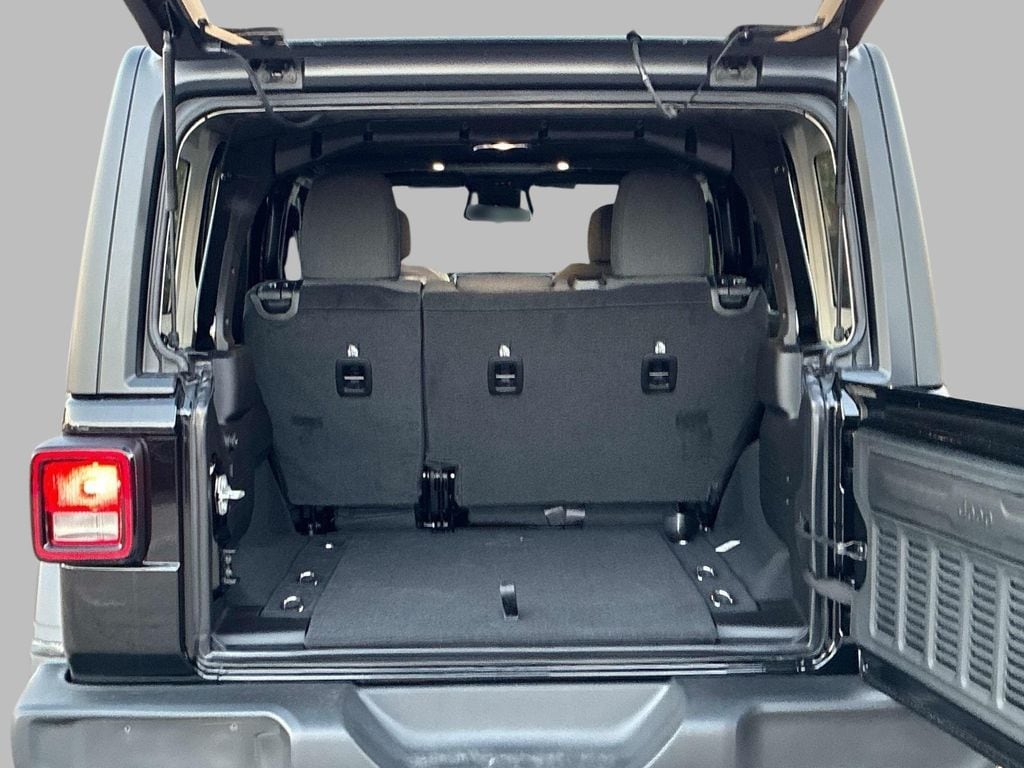 New 2026 Jeep Wrangler 4-DOOR SPORT S Sport Utility