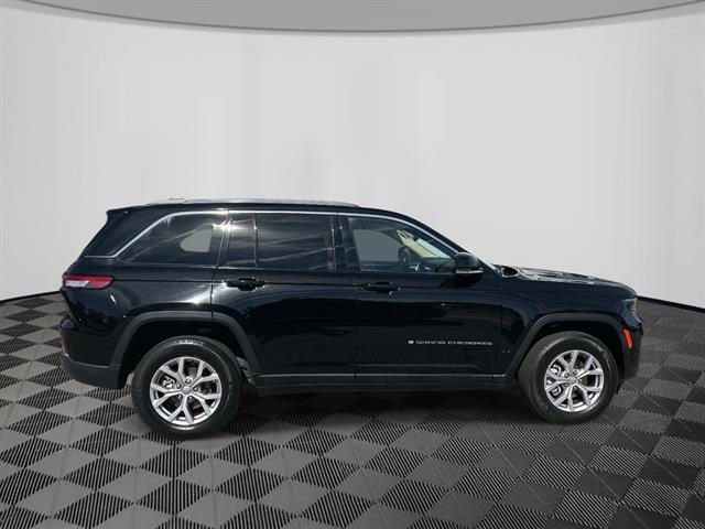 2022 Jeep Grand Cherokee Limited photo 4