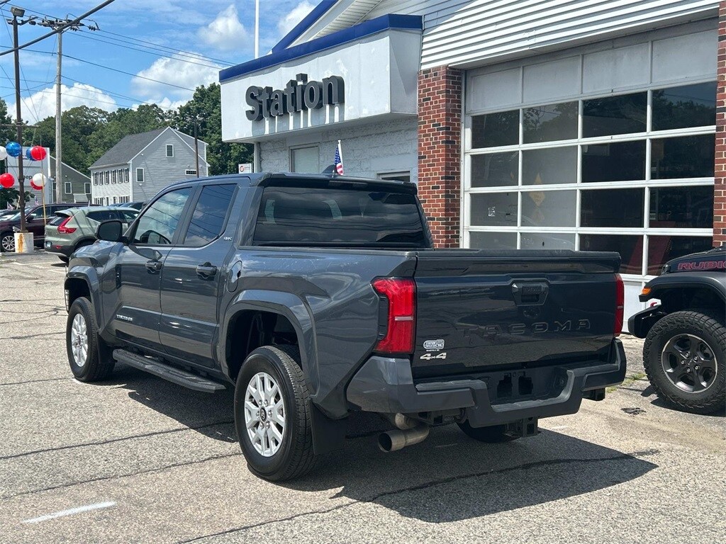 2024 Toyota Tacoma SR5 4x4 photo 3