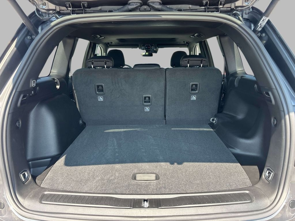 New 2026 Jeep Grand Cherokee LAREDO X 4X4 Sport Utility