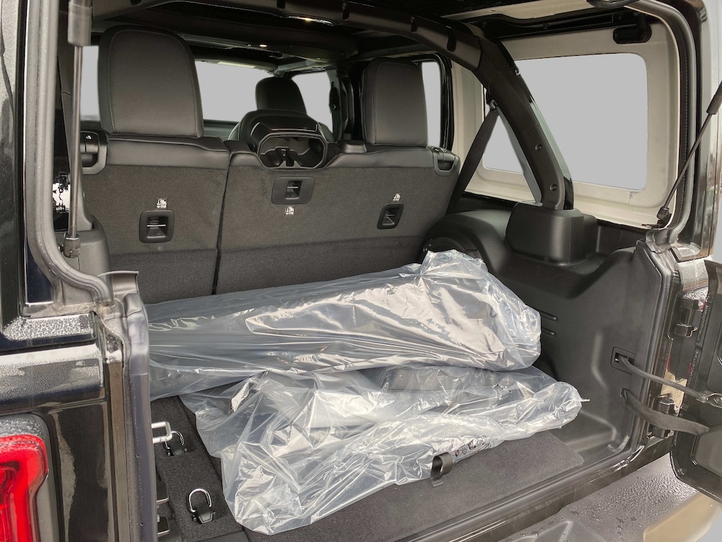 New 2025 Jeep Wrangler 4-DOOR SAHARA Sport Utility