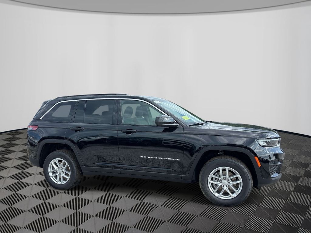 New 2026 Jeep Grand Cherokee LAREDO X 4X4 Sport Utility