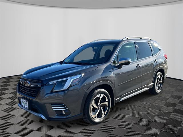 2022 Subaru Forester Touring's photo