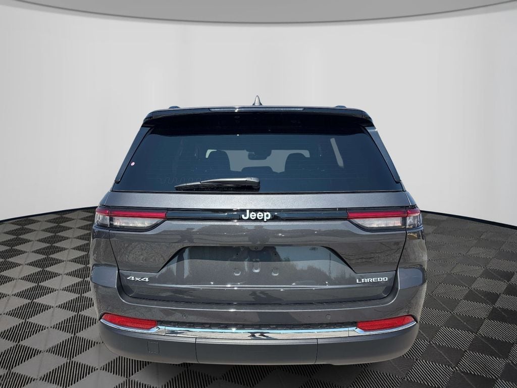 New 2026 Jeep Grand Cherokee LAREDO X 4X4 Sport Utility