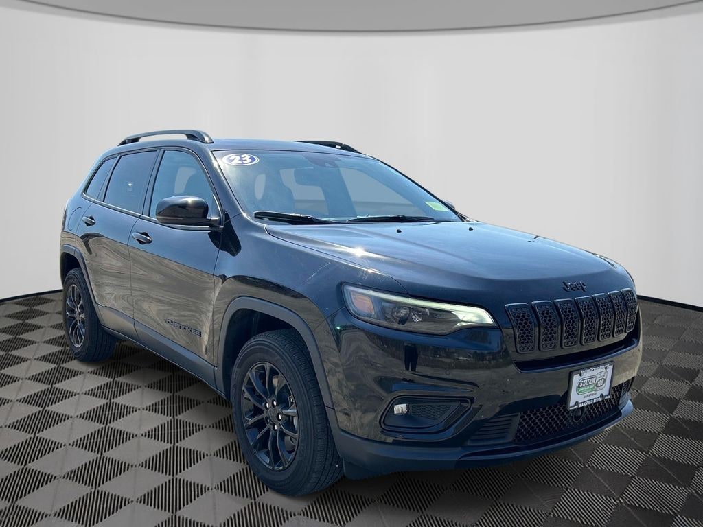 Used 2023 Jeep Cherokee Altitude Lux SUV