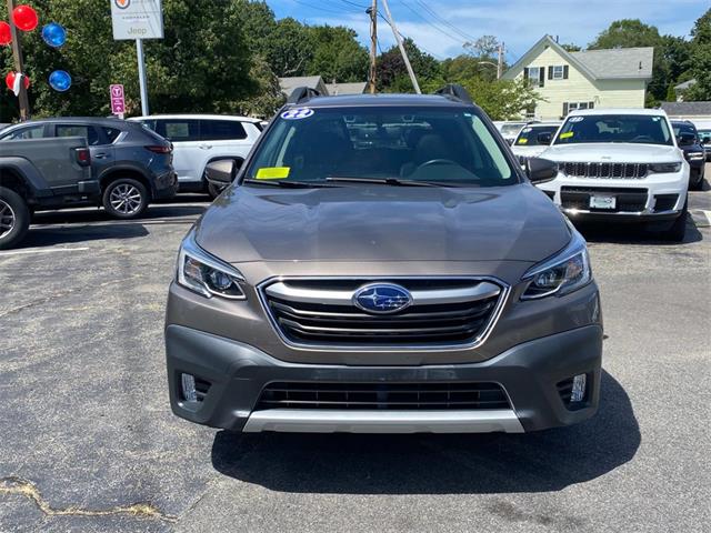 2022 Subaru Outback Limited photo 2