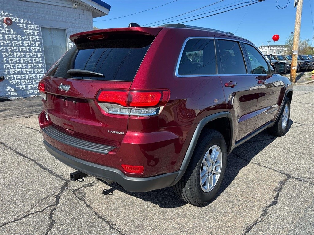 2020 Jeep Grand Cherokee Laredo E photo 3