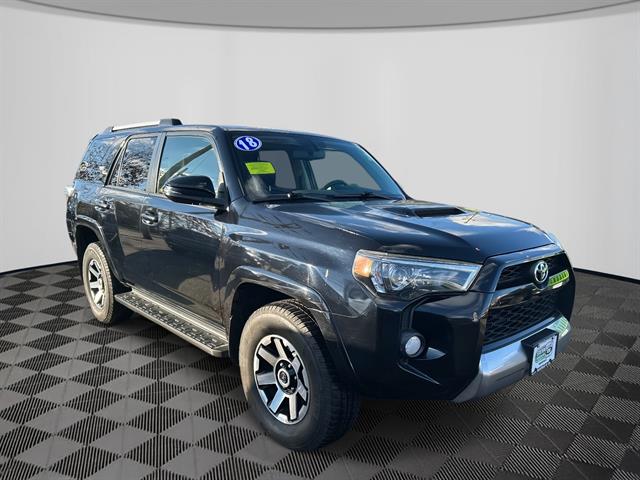 2018 Toyota 4Runner SR5 photo 3