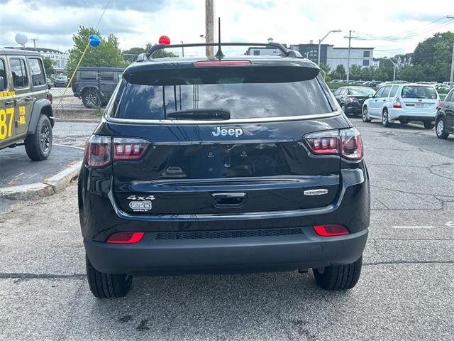 2022 Jeep Compass Latitude photo 3