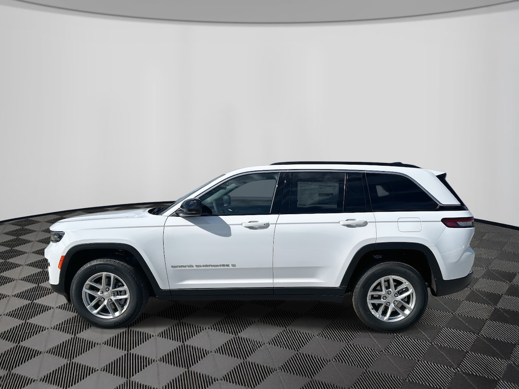 New 2025 Jeep Grand Cherokee LAREDO X 4X4 Sport Utility