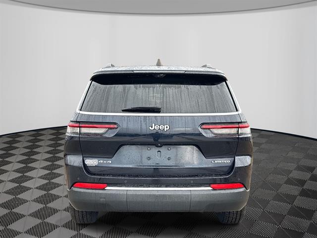 2023 Jeep Grand Cherokee Limited photo 3
