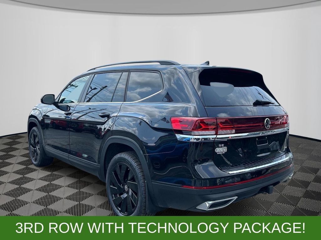 Used 2024 Volkswagen Atlas 2.0T SE w/Technology SUV
