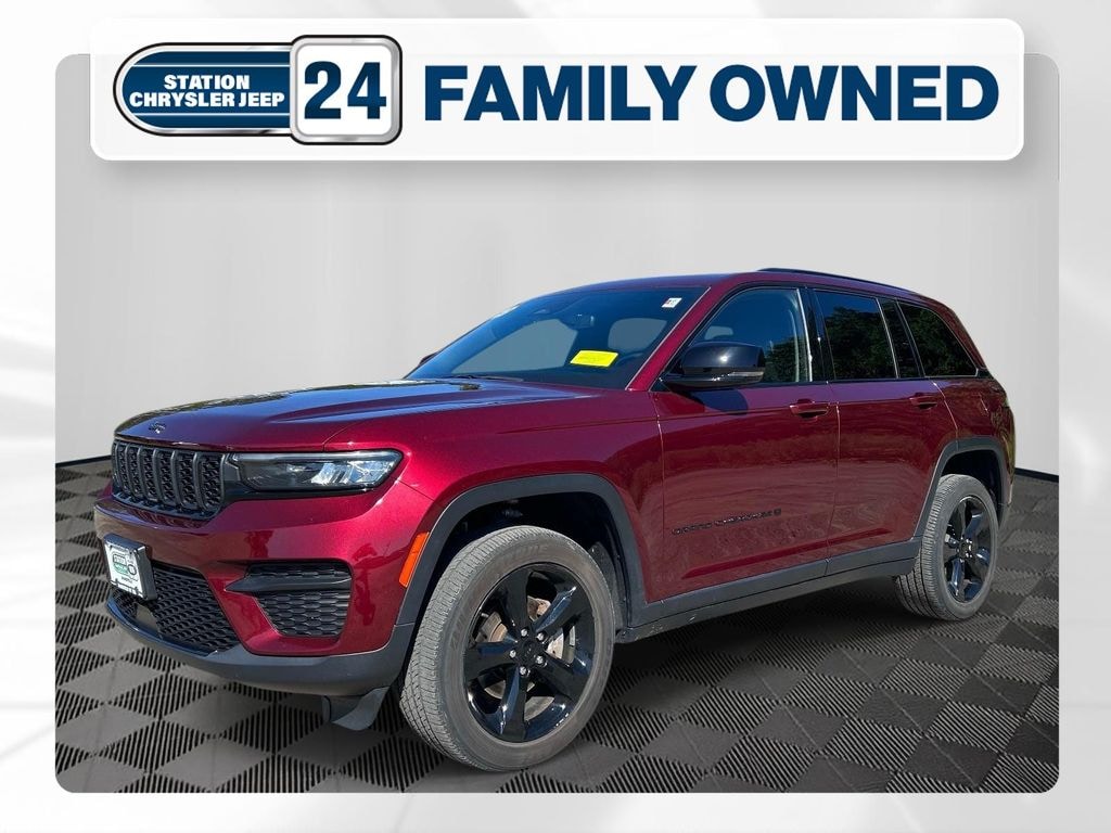 Used 2023 Jeep Grand Cherokee Laredo SUV