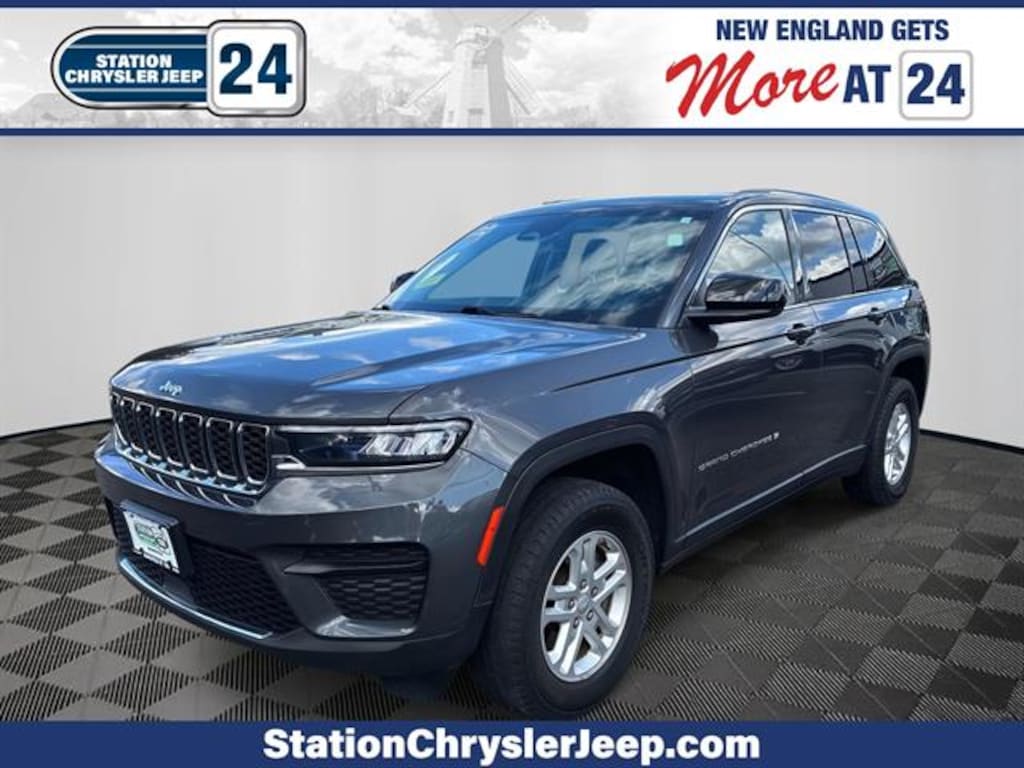 Used 2022 Jeep Grand Cherokee Laredo SUV