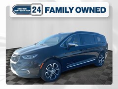 2026 Chrysler Pacifica PINNACLE AWD Passenger Van