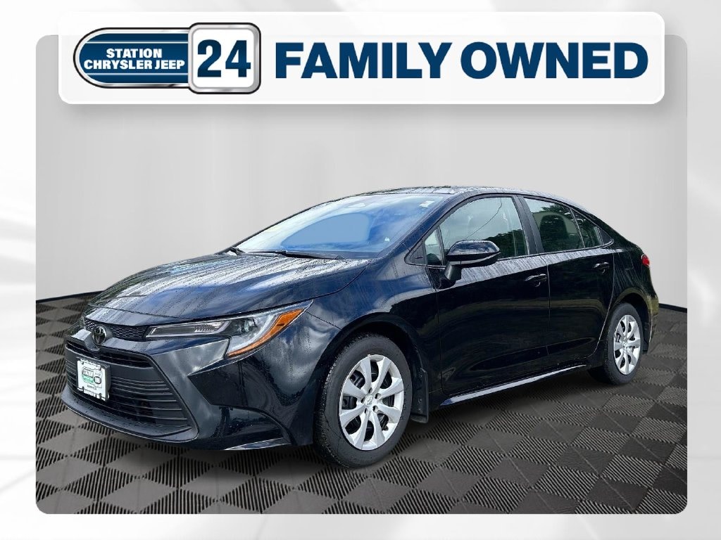 Used 2025 Toyota Corolla LE Sedan