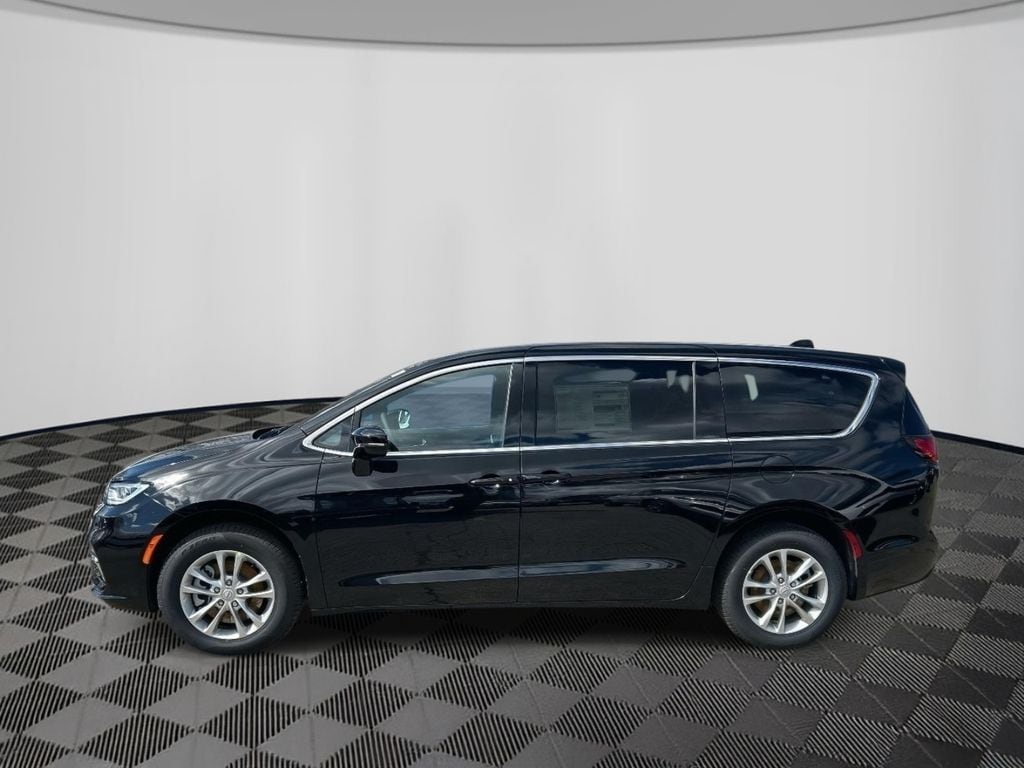 New 2026 Chrysler Pacifica SELECT AWD Passenger Van