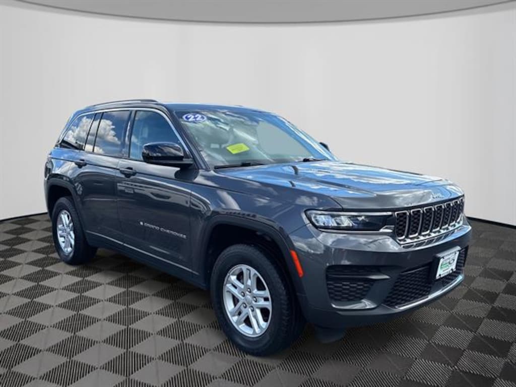 Used 2022 Jeep Grand Cherokee Laredo SUV