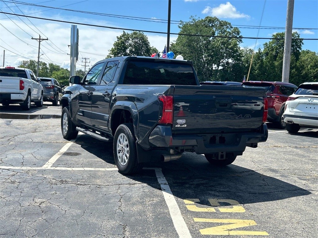 2024 Toyota Tacoma SR5 4x4 photo 3