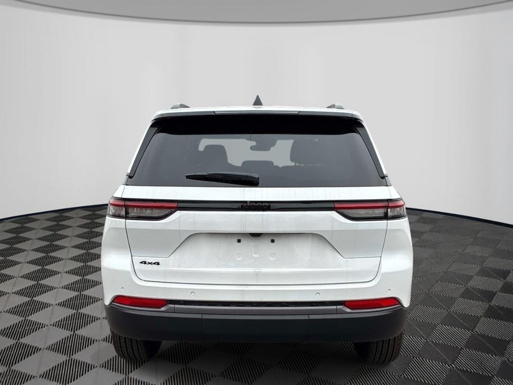 New 2026 Jeep Grand Cherokee LAREDO ALTITUDE 4X4 Sport Utility