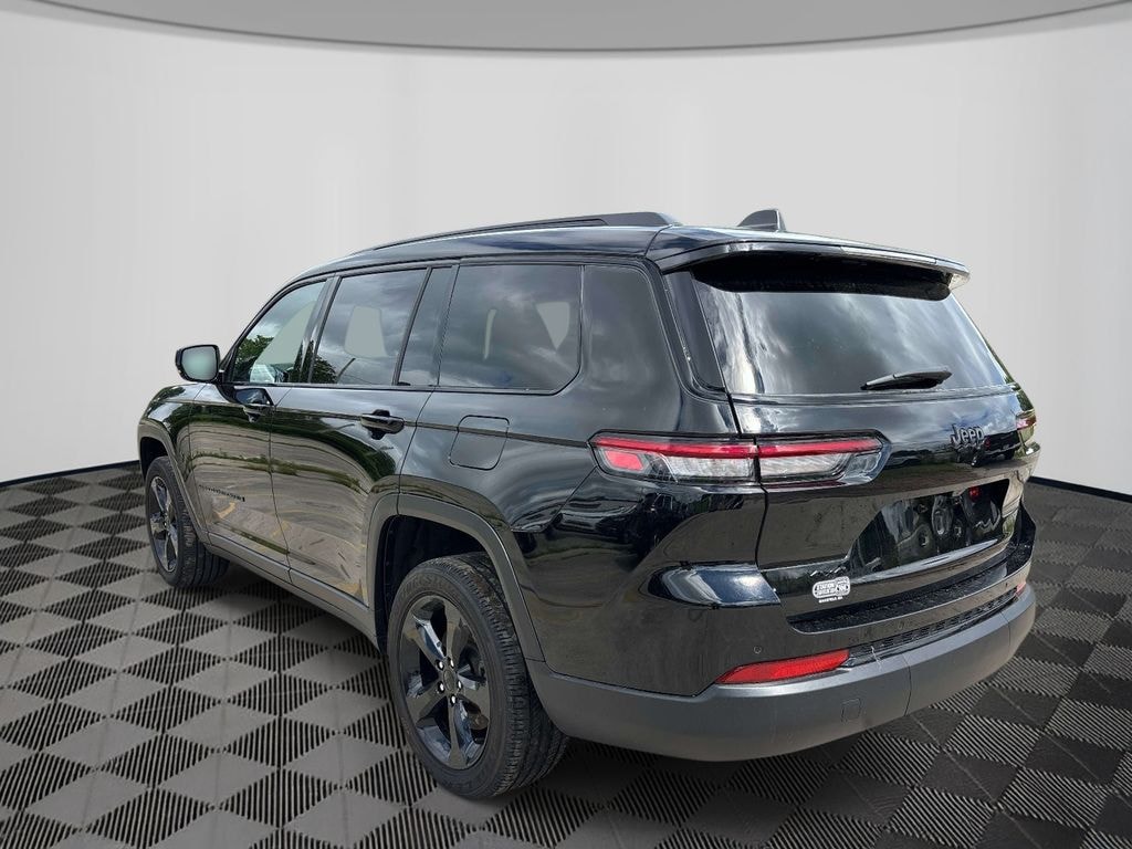 Used 2023 Jeep Grand Cherokee L Laredo SUV
