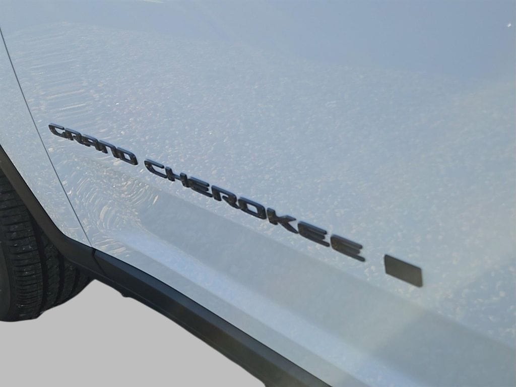 New 2025 Jeep Grand Cherokee L ALTITUDE X 4X4 Sport Utility