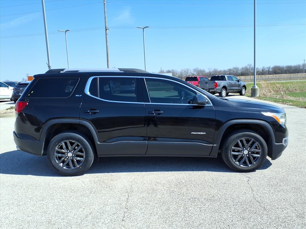 Used 2019 GMC Acadia SLT-1 with VIN 1GKKNULS8KZ122462 for sale in Staunton, IL