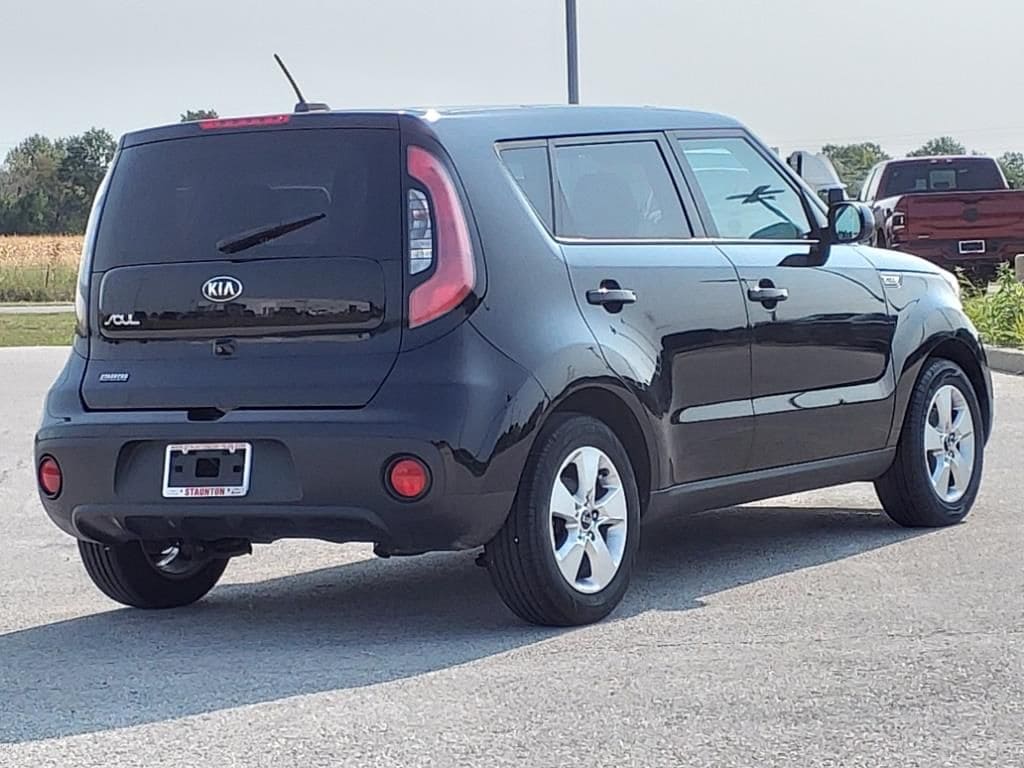 Used 2017 Kia Soul Base with VIN KNDJN2A24H7885842 for sale in Staunton, IL