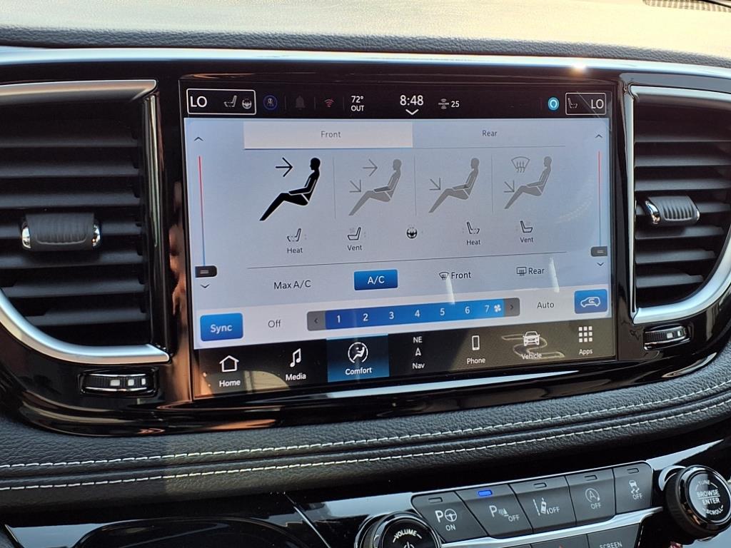 2025 Chrysler Pacifica Limited - Photo 10