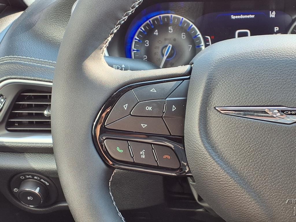 2025 Chrysler Pacifica Limited - Photo 18