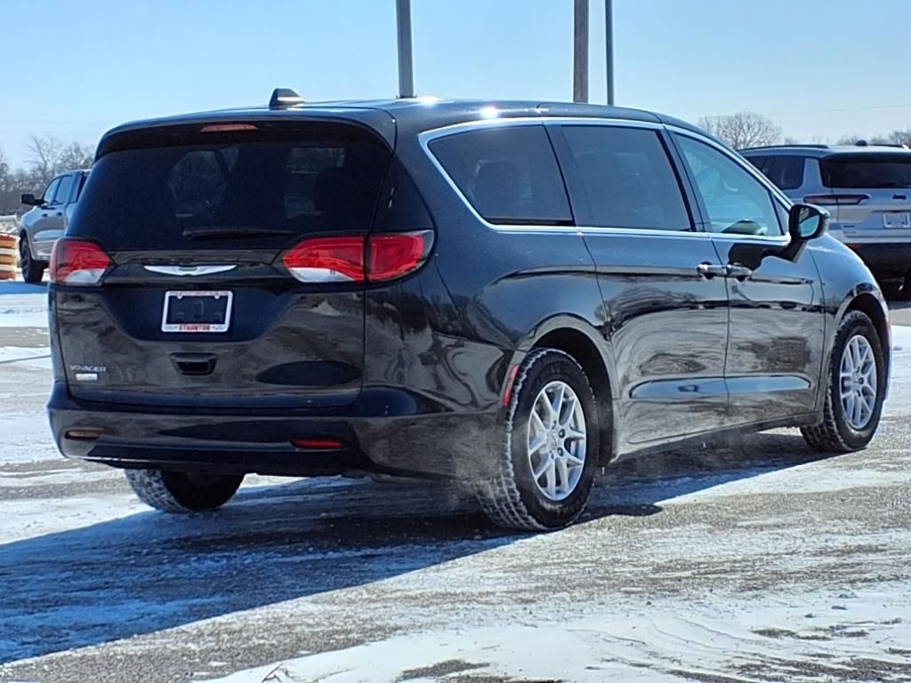 2022 Chrysler Voyager LX photo 2